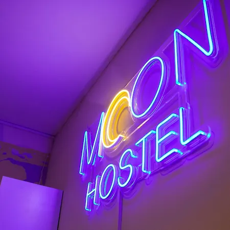 Hotel Moon 2*